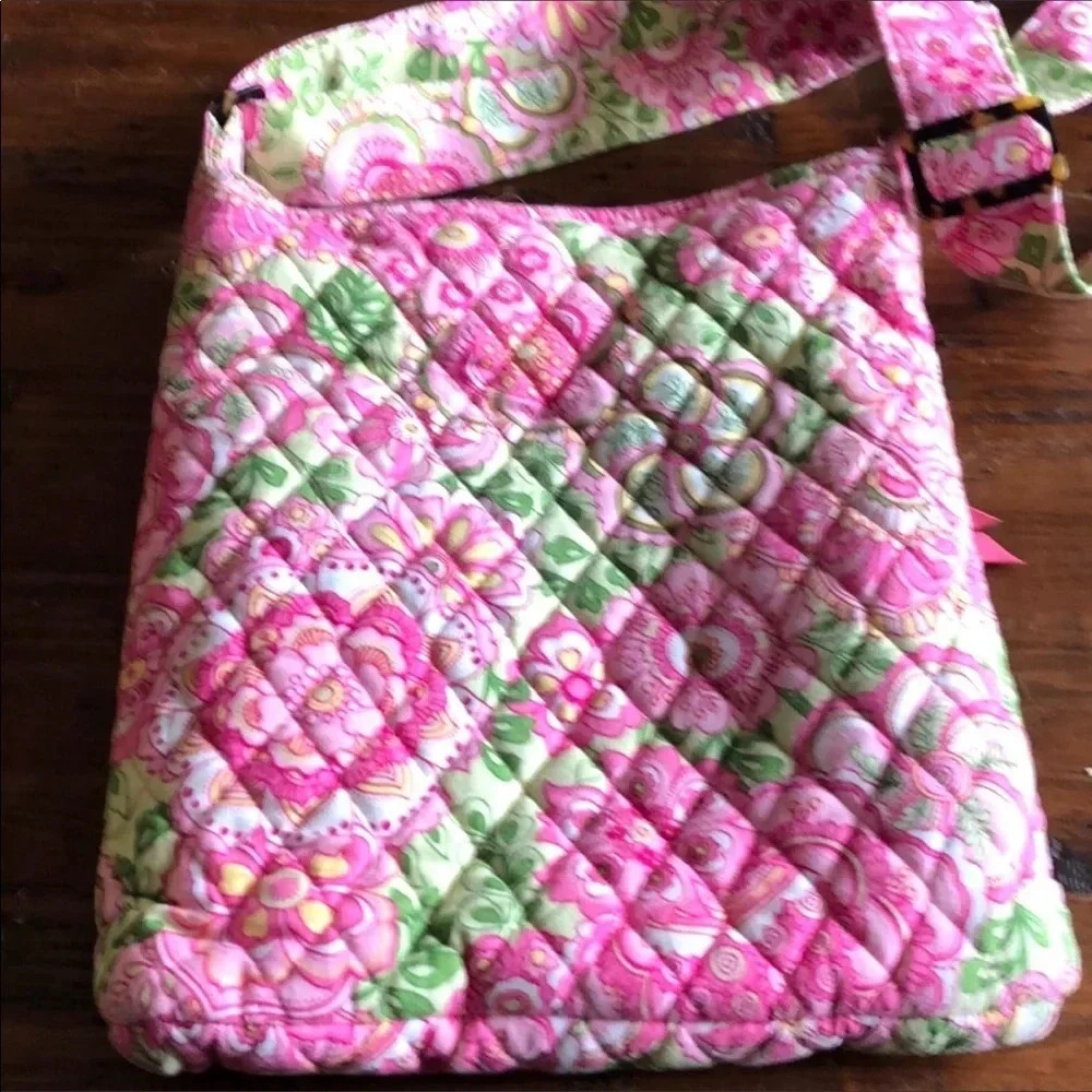 VERA BRADLEY EUC WOMENS PINK CROSS BODY BAGS SUMMER FLORAL TRAVEL POCKET BOOK - Picture 5 of 7